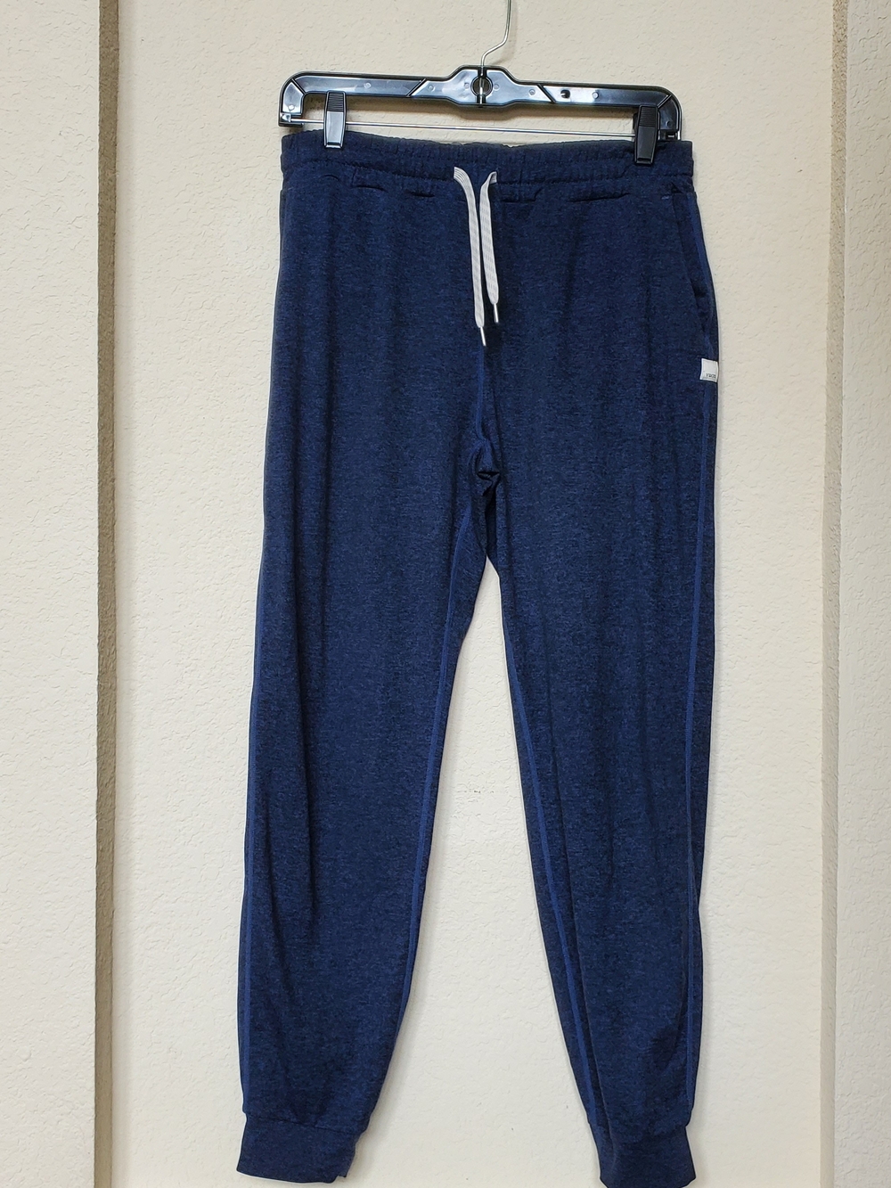 Vuori Navy Jogger Sweatpants with White Drawstring. Size Small